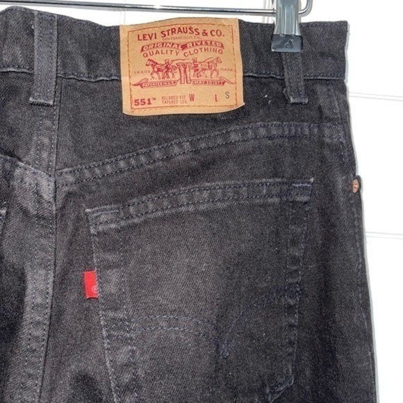 Vintage Levi’s 551 jeans - Picture 4 of 9